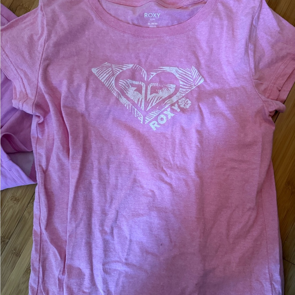 Roxy Pink Kids T-Shirt & pink shorts
